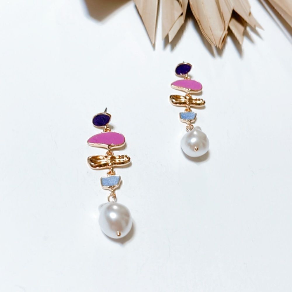 Pearl drop earrings #625